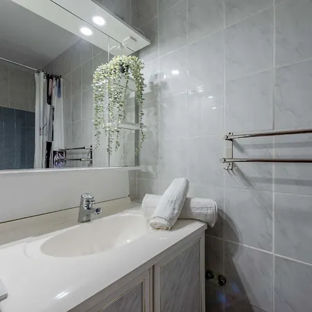 Holiday home Les Sirenes By Interhome